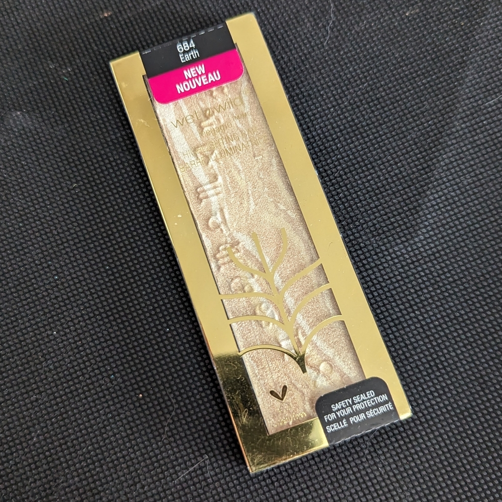 🥳 Wet N Wild Earth Highlighter